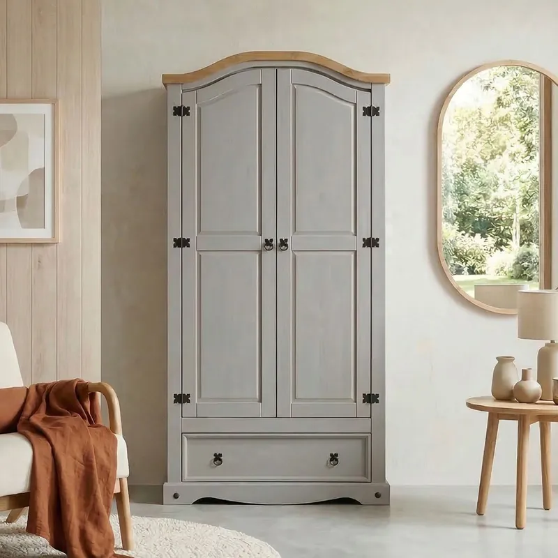 Markenprodukt Kleiderschrank RAMON im Mexiko Stil aus massiver Kiefer, grau/natur