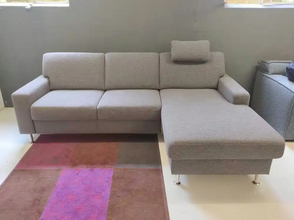 Direktkauf Ecksofa Nice Stoff Vincent Alu Grau mit Kopfstütze