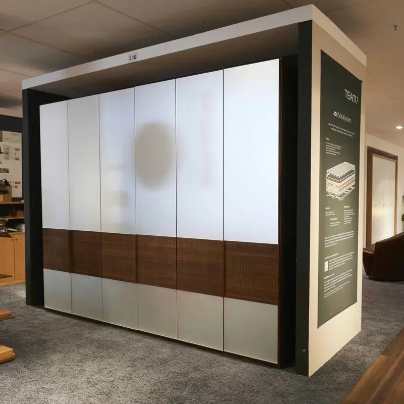 Aktuell Drehtürenschrank Soft R Nussbaum Naturöl Relief Seiten Leimholz Keilgezinkt