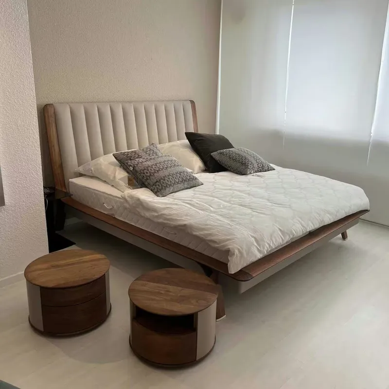 Bett Leder Aosta 1587 Greige Und Zwei Nachtkonsolen S100 Nussbaum Preiswert