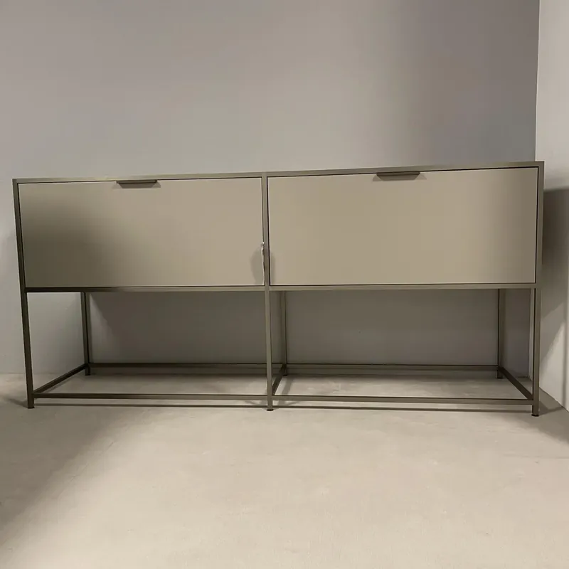 Konsole Dita in Lack Tongrau 2 Klapptüren 2 Sichtrückwände 2 Einlegeböden aus Glas Super-Preis