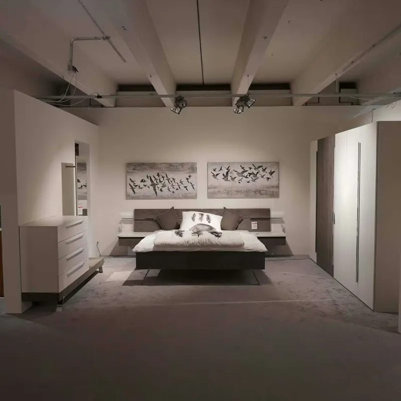Schneller Versand Schlafzimmer Zano mit Kleiderschrank und Kommodenkombination