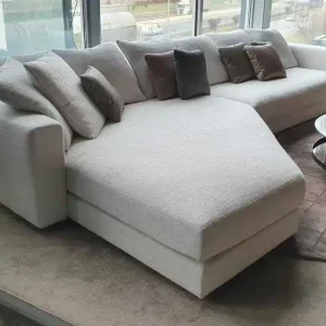 Sofa Skyline Stoff E Magnolia Weiß Füße Massivholz Schwarz mit Kissen Meistverkauft