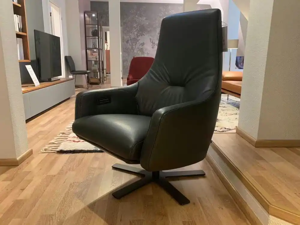 Sessel WK-683 Haily Leder Polo 1060 Schwarz mit motorischer Verstellfunktion Markenware