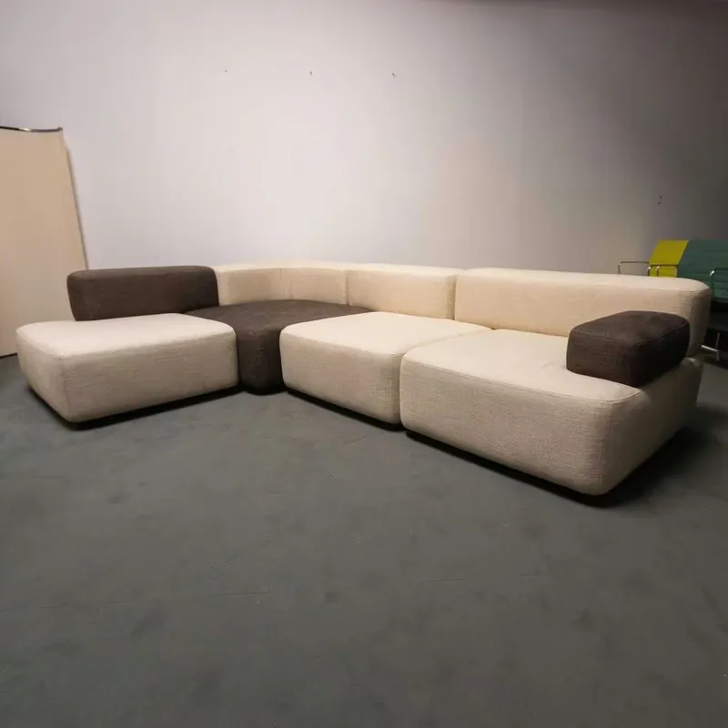 Sofa Alphabet Bezugsstoff Barry Dunkelgrau und Beige Highlight