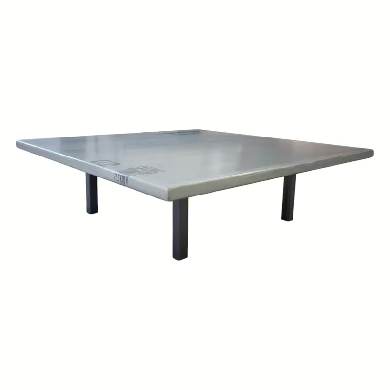 Couchtisch Table-Au Platte Hellgrau Gestell Silber Wochenendangebot