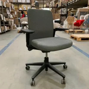 Bürodrehstuhl Pacific Chair Stoff Plano F30 Sierragrau Nero 3D-Armlehnen Ausverkauf